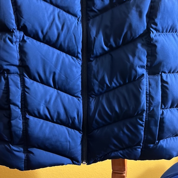 Land’s End Vest - Picture 4 of 9